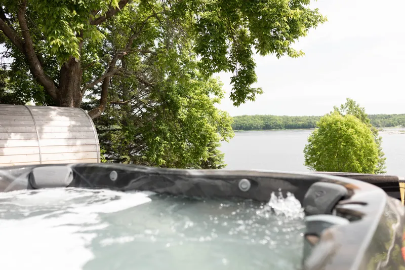 Hot tub facing the Winnipeg River